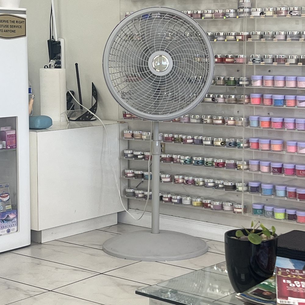 Rejuvenation Nails & Spa - Linda said to use this fan. - Waxing Near Me - Palm Springs, California Rejuvenation Nails & Spa - Linda said to use this fan. - Waxing Near Me - Palm Springs, California