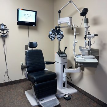 Barnet Dulaney Perkins Eye Center - Safford exam room - Ophthalmologists Near Me - Safford, Arizona Barnet Dulaney Perkins Eye Center - Safford exam room - Ophthalmologists Near Me - Safford, Arizona