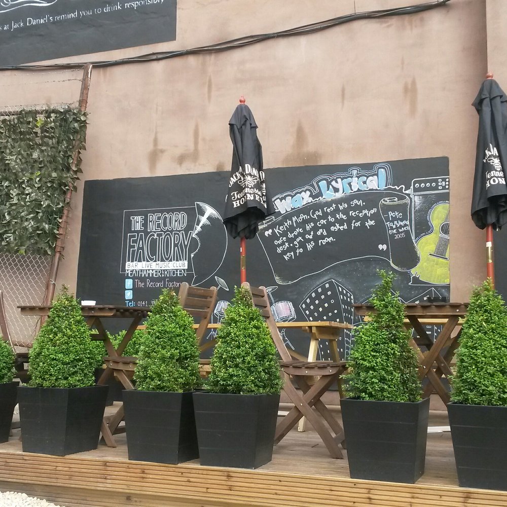 Outdoor chalk board