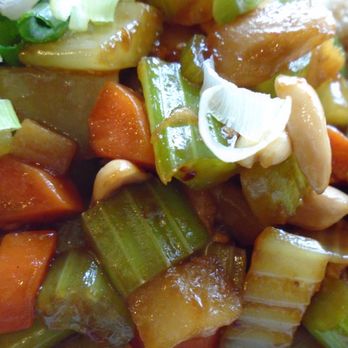 Duc's Vietnamese - Cashew chicken, close-up. - Vietnamese Near Me - Woodbury, Minnesota