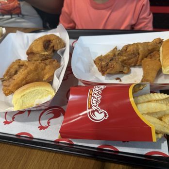Chickini - A whole picture of the 5 piece combo - Chicken Shop Near Me - Houston, Texas