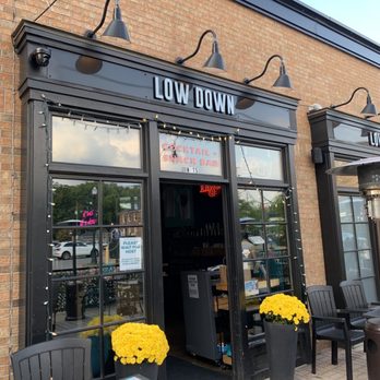 Low Down Bar - Outside - Cocktail Bars Near Me - Collingwood, Ontario