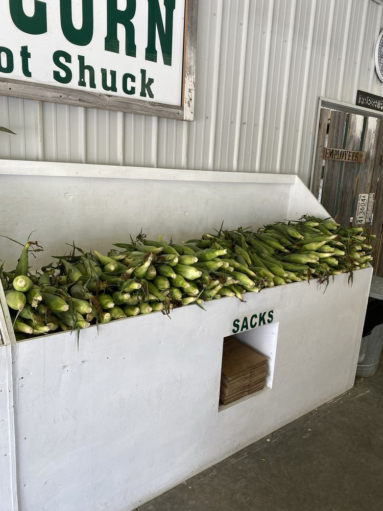 TAYLOR’S FARM MARKET Updated October 2024 2434 E 750th N, Whiteland