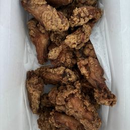 20 piece hot spicy wings that look like trash. 20 piece hot spicy wings that look like trash.
