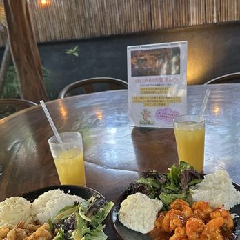 Sam's Kitchen - Food Stands Near Me - Honolulu, Hawaii