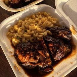 Jerk Chicken with Mac and Cheese Jerk Chicken with Mac and Cheese