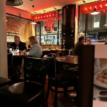 Steak & Co - Steakhouses Near Me - London, XGL