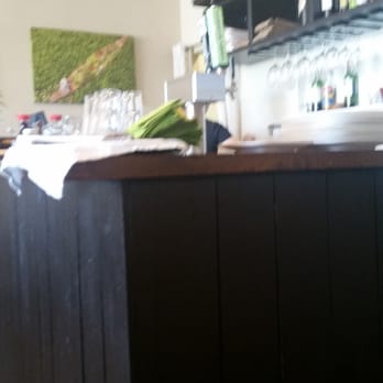Palm Thai Bistro - Nice lil bar. - Thai Near Me - Fairfield, California