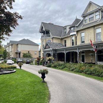 Idlewyld Inn And Spa - The front of the building - Hotels Near Me - London, Ontario