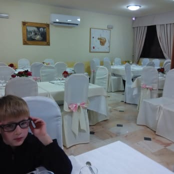 La Torre dei Falchi - La sala da pranzo - Italian Near Me - Caserta Vecchia, CE