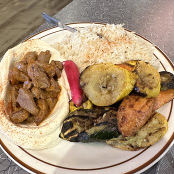 Le Kabob - Beef Hummus with Beef Dinner, vegetables and rice - Mediterranean Near Me - Grand Rapids, Michigan
