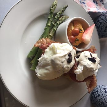 Paul's Place - Crispy Bacon Benedict with asparagus and mini serving of fresh fruits - Breakfast & Brunch Near Me - Hilo, Hawaii Paul's Place - Crispy Bacon Benedict with asparagus and mini serving of fresh fruits - Breakfast & Brunch Near Me - Hilo, Hawaii