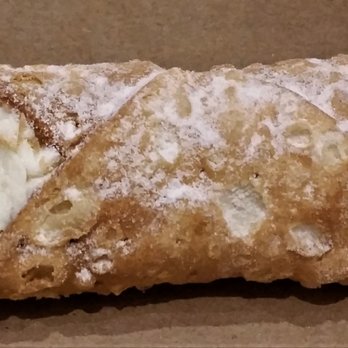 Gelato - Cannoli with chocolate chips. - Gelato Near Me - Springfield, Massachusetts