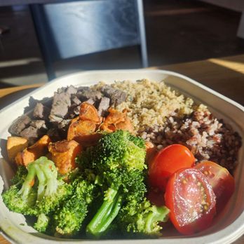 sweetgreen - Healthy Salads, Wraps, and Bowls - Steak protein plate - Salad Near Me - Tustin, California sweetgreen - Healthy Salads, Wraps, and Bowls - Steak protein plate - Salad Near Me - Tustin, California