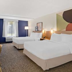 Super 8 by Wyndham Daleville/Roanoke - Guest room