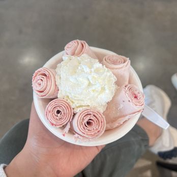 The Rolling House - Strawberry rolled ice cream - Ice Cream & Frozen Yogurt Near Me - San Pablo, California