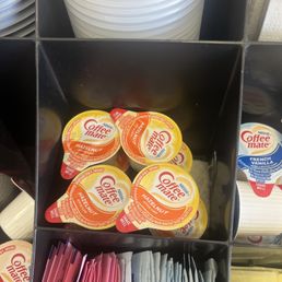 Three different creamer choices! And also 3 choices of tea!