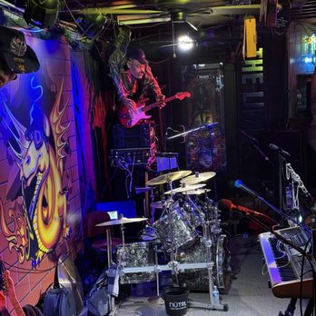 Lou's Blues - Stage - Jazz & Blues Near Me - Indialantic, Florida