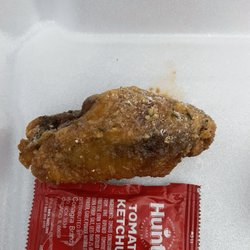 Flavors Wings N Daiquiris - Prices went UP, wing size went DOWN! Smh