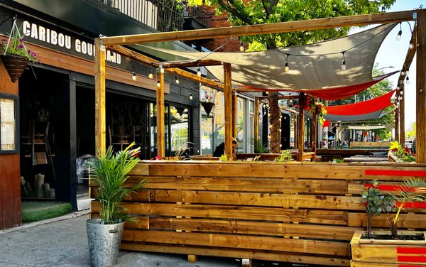 Caribou Gourmand - Restaurant de Terroir Québécois - Souper et Brunch et grande terrasse by null