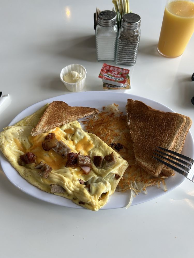 Dads’ Kitchen & Co