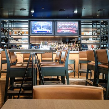 SOCO Kitchen + Bar - Bars Near Me - Toronto, Ontario