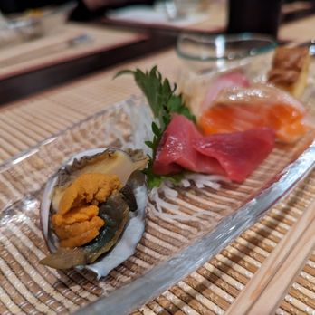 Hana Izumi - Sashimi course with abalone, uni, blue fin tuna, amberjack, and tamagoyaki.  Served w/shredded daikon, shiso, wasabi, and pickled ginger. - Japanese Near Me - Millbrae, California