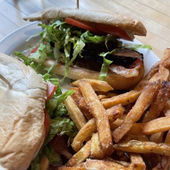 The Lighthouse Restaurant & Bar - Smoked Turkey Sammy heaven - Bars Near Me - Portland, Oregon The Lighthouse Restaurant & Bar - Smoked Turkey Sammy heaven - Bars Near Me - Portland, Oregon