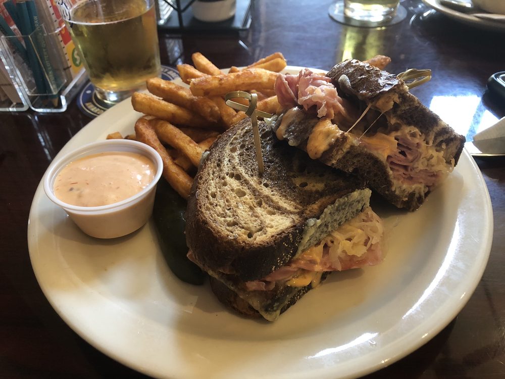 THE CELTIC HARP RESTAURANT AND PUB 31 Photos & 49 Reviews 805