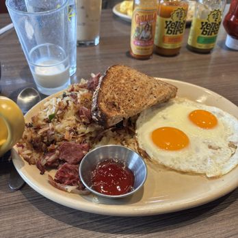 Snooze, an A.M. Eatery - Corned beef hash - Breakfast & Brunch Near Me - Orange, California