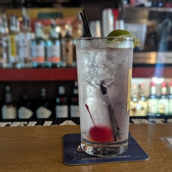 Red's Place - Vodka tonic - Dive Bars Near Me - San Francisco, California Red's Place - Vodka tonic - Dive Bars Near Me - San Francisco, California