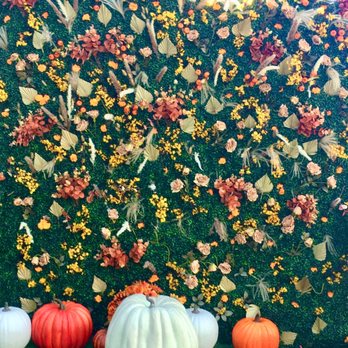 Scottsdale Quarter - Fall decorations - Shopping Centers Near Me - Scottsdale, Arizona