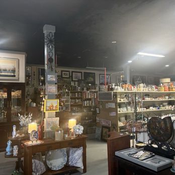 Your Mom's House - Antiques Near Me - Foley, Alabama Your Mom's House - Antiques Near Me - Foley, Alabama