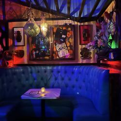 Tiki-Ko - Interior booth