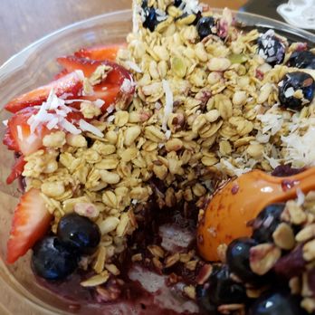Jamba - Supposed to be an acai bowl. It's a granola bowl with pressed in acai leftovers... probably from some other order. - Juice Bars & Smoothies Near Me - Honolulu, Hawaii