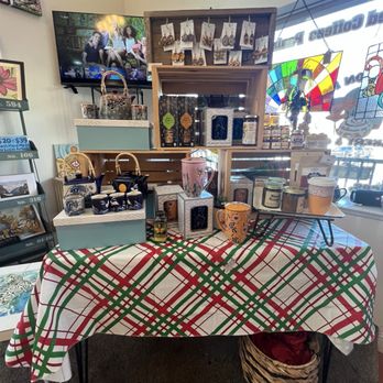 Cinnamon Roll Bakery and Cafe - Coffee & Tea Near Me - Mariposa, California Cinnamon Roll Bakery and Cafe - Coffee & Tea Near Me - Mariposa, California