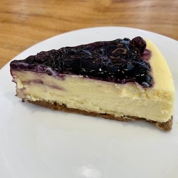 Cafe Dia - Blueberry Cheesecake - Cafes Near Me - Angeles City, PAM
