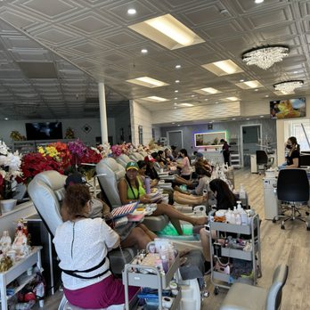 Fancy Nails Lounge - Busy day at Fancy Nails Lounge - Nail Salons Near Me - Pinole, California Fancy Nails Lounge - Busy day at Fancy Nails Lounge - Nail Salons Near Me - Pinole, California
