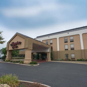 Hampton Inn Columbus/Delaware I-71 North - Older Hampton Inn exterior, but lobby had the more modern renovation - Hotels Near Me - Sunbury, Ohio