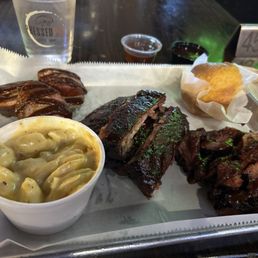 3 rib plate with burnt ends and smoked sausage