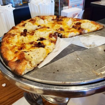 Odie's Place - Love odies place...mashed pot bacon pizza is the best! Seeing our favorite bar tender Karly is an added bonus!!! We def recommend a visit!!! - Bars Near Me - Hamden, Connecticut