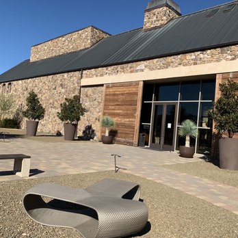 Niner Wine Estates - Wine Tasting Room Near Me - Paso Robles, California Niner Wine Estates - Wine Tasting Room Near Me - Paso Robles, California