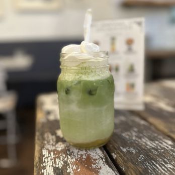 Maman - peach pie iced matcha latte with vanilla cloud - Breakfast & Brunch Near Me - Montreal, Quebec Maman - peach pie iced matcha latte with vanilla cloud - Breakfast & Brunch Near Me - Montreal, Quebec