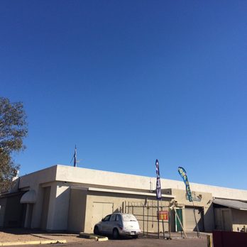 El Rey De Los Ostiones - Look for the flags to the entrance of the parking lot - Seafood Markets Near Me - Phoenix, Arizona