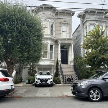 Full House house - Landmarks & Historical Buildings Near Me - San Francisco, California