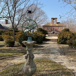 Stratford Hall - Cool garden to the side.