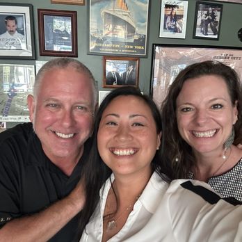 Black Shamrock Tavern - JJ!! (If you've heard of JJ Dolans, here's the guy behind and the better half of that place :)) - Irish Pub Near Me - Honolulu, Hawaii