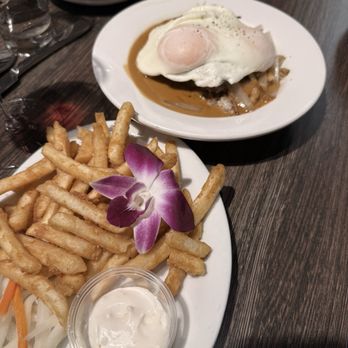 Island Vintage Wine Bar - Wagyu Loco Moco - Wine Bars Near Me - Honolulu, Hawaii Island Vintage Wine Bar - Wagyu Loco Moco - Wine Bars Near Me - Honolulu, Hawaii