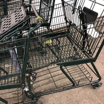 Harris Teeter - Filthy carts - Grocery Near Me - Arlington, Virginia