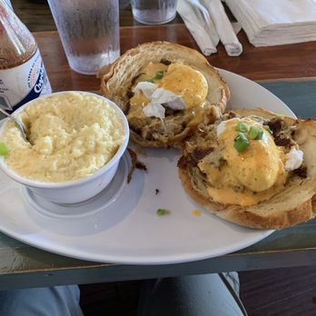 Two Chicks Cafe - Crab Cake Benedict - Breakfast & Brunch Near Me - New Orleans, Louisiana Two Chicks Cafe - Crab Cake Benedict - Breakfast & Brunch Near Me - New Orleans, Louisiana